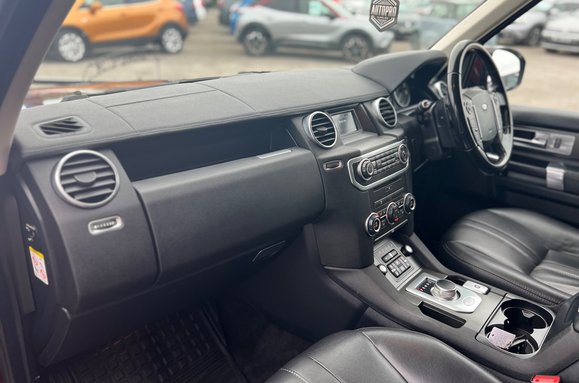 Land Rover Discovery SDV6 SE AUTO 7 SEATER 35