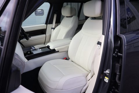 Land Rover Range Rover AUTOBIOGRAPHY HYBRID HUGE SPEC  24