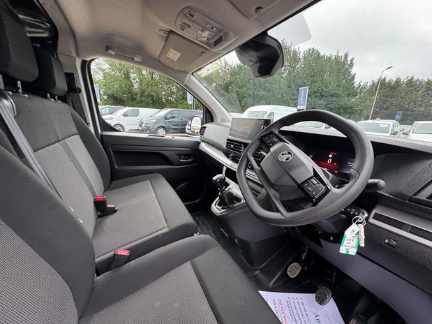 Vauxhall Vivaro LWB L2H1 Low Roof Prime 2900 Cruise Sensors EURO 6 15