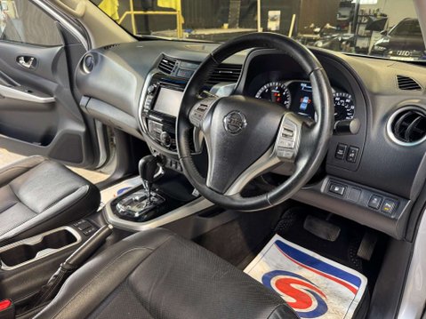 Nissan Navara 2.3 Navara Tekna dCi Auto 4WD 5dr 3