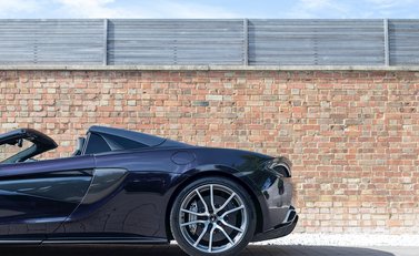 McLaren 570S Spider 32