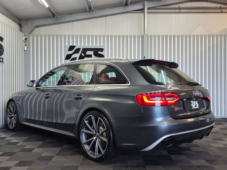 Audi RS4 4.2 FSI V8 Estate 5dr Petrol S Tronic quattro Euro 5 (450 ps) 7