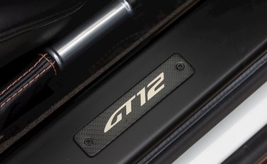 Aston Martin Vantage GT12 19