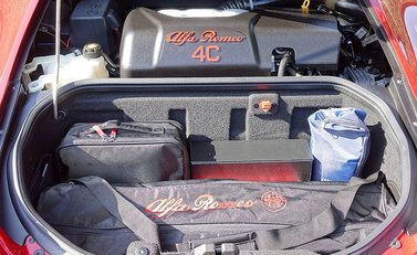 Alfa Romeo 4C Spider 2