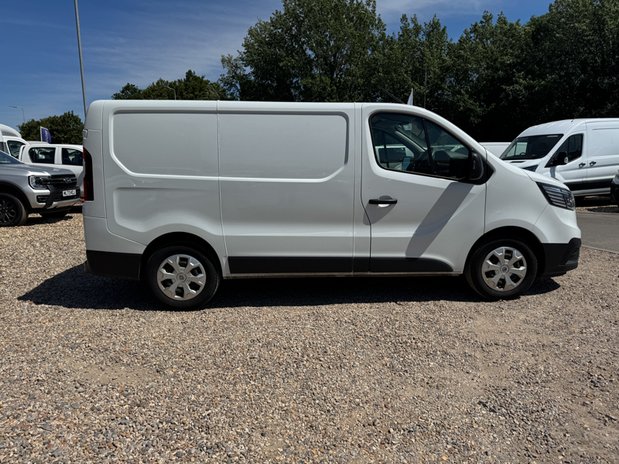 Renault Trafic AUTO SWB L1H1 Low Roof Business SL29 Air Con Sensors EURO 6 5