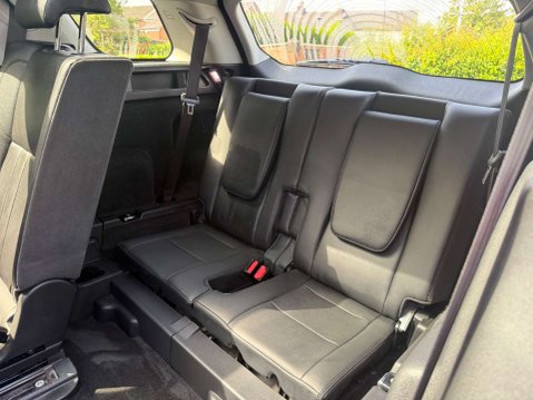 Land Rover Discovery Sport 2.0 Discovery Sport Black HSE SD4 Auto 4WD 5dr 18