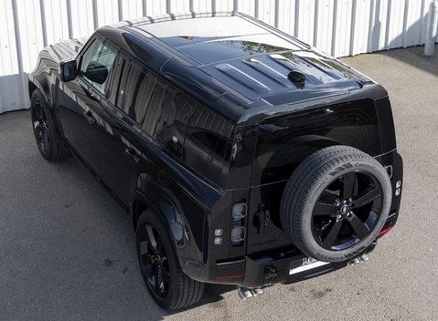 Land Rover Defender 110 V8 9