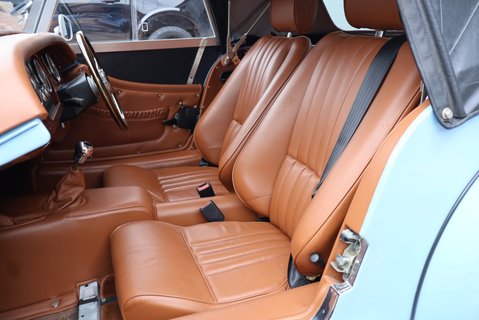 Morgan 4/4 4300 miles from new stored in a heated garage  STUNNING COLOUR COMBO 18