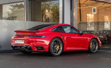 Porsche 911 Turbo S (992) Lightweight 4