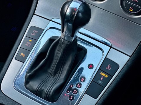 Volkswagen Passat 3.6 FSI V6 R36 DSG 4Motion Euro 5 5dr 14