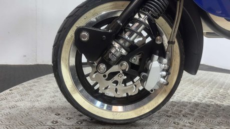 Royal Alloy GP AC 2019 ONLY 168 MILES NEW MOT CUSTOM SCOOTER 125CC LEARNER 30