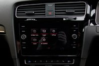 Volkswagen Golf GTI PERFORMANCE TSI DSG 24