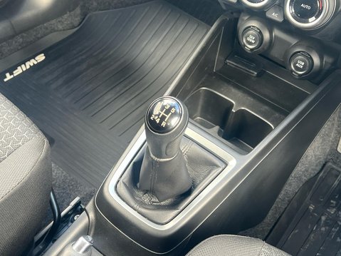 Suzuki Swift SZ5 DUALJET ALLGRIP MHEV 34