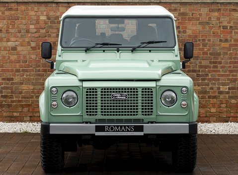 Land Rover Defender 110 Heritage Station Wagon 4