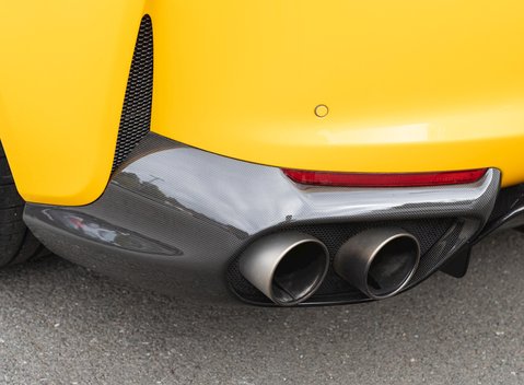 Ferrari 812 Superfast 32