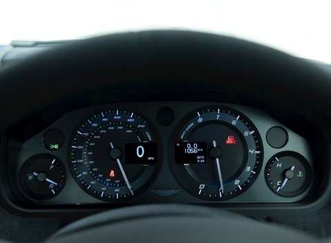 Aston Martin Vantage GT8 14