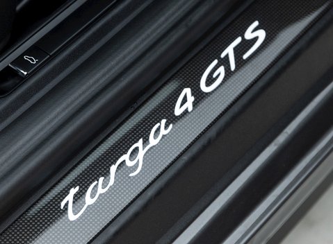 Porsche 911 Targa 4 GTS (991.2) Targa 21