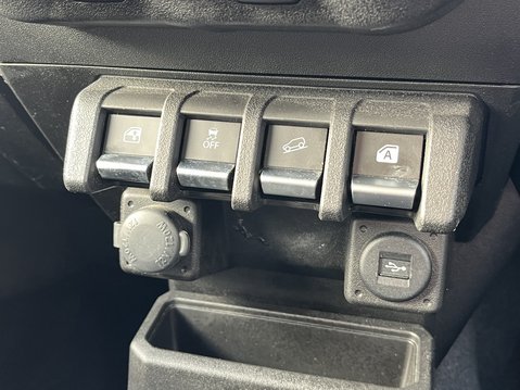 Suzuki Jimny 1.5 SZ5 ALLGRIP 3dr 28