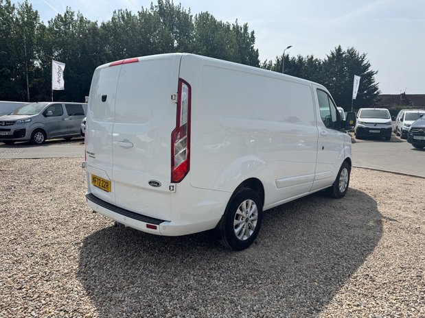Ford Transit Custom SWB L1H1 [SOLD CR] Low Roof Limited 300 Air Con Cam EURO 6 NO VAT 6