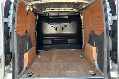 Ford Transit Connect 240 L1 Limited Panel Van - Rear Camera 13