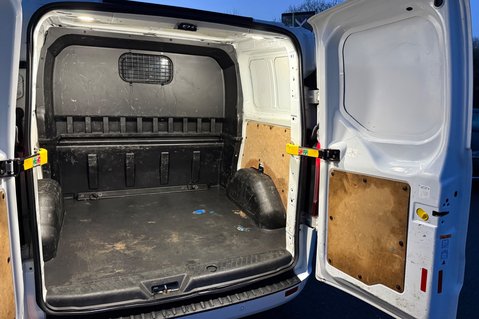 Ford Transit Custom 300 LIMITED DCIV L1 H1 6 SEATER - APPLE CARPLAY -HEATED SEATS/SCREEN 43