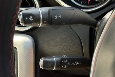 Mercedes-Benz SLC SLC 250 D AMG LINE - CAMERA -AIRSCARF -PARKTRONIC -HEATED SEATS 42