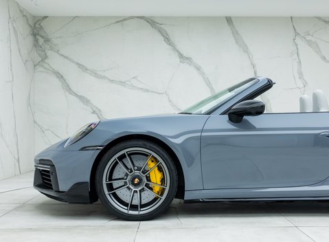 Porsche 911 Turbo S Cabriolet (992) 32
