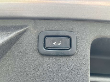 Land Rover Discovery Sport 2.0 Discovery Sport R-Dynamic HSE Auto 4WD 5dr 50