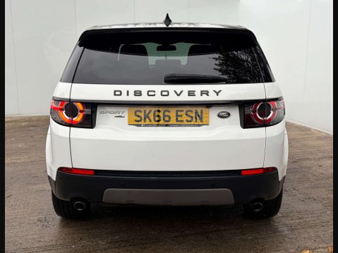 Land Rover Discovery Sport 2.0 Discovery Sport Black HSE TD4 Auto 4WD 5dr 32