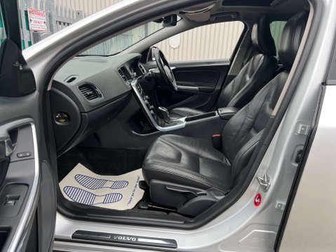 Volvo S60 2.4 S60 SE Luxury Nav D5 Auto 4dr 14