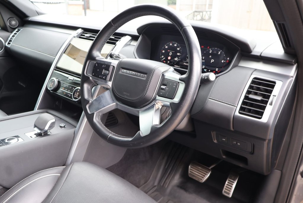 Land Rover Discovery 2023 R-DYNAMIC HSE MHEV GENUINE REAR SEAT CONVERSION URBAN 22 WHEELS  14