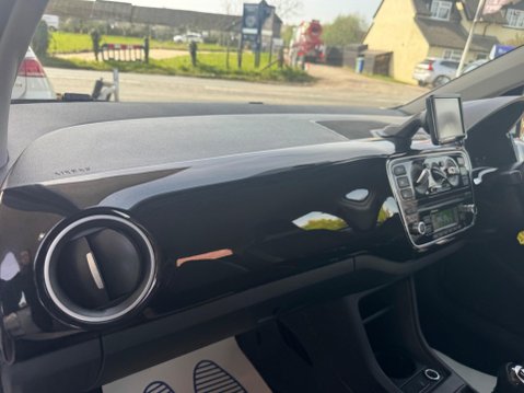 Volkswagen Up 1.0 BlueMotion Tech High up! Euro 5 (s/s) 5dr 29