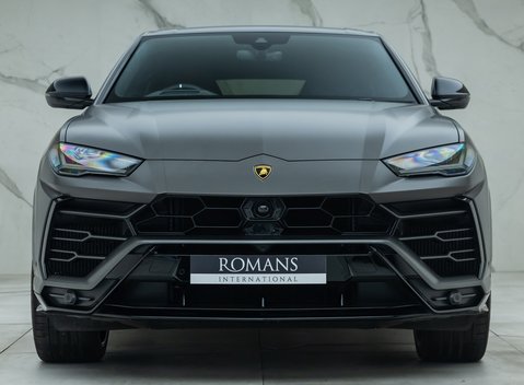Lamborghini Urus 4