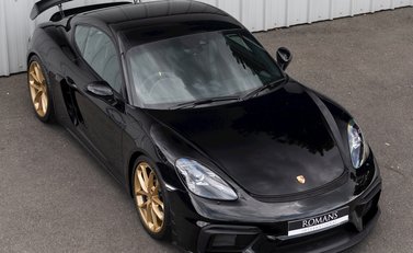 Porsche 718 Cayman GT4 8