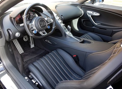 Bugatti Chiron 24