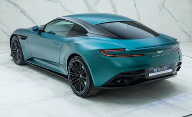 Aston Martin DB12 Coupe 12