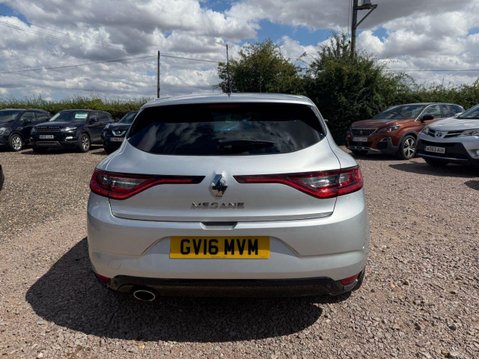 Renault Megane 1.6 dCi Signature Nav Hatchback 5dr Diesel Manual Euro 6 (s/s) (130 ps) 7
