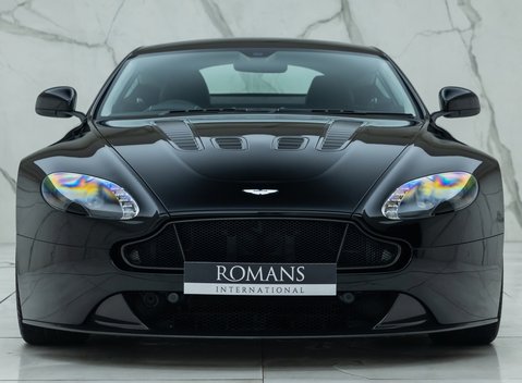 Aston Martin V12 Vantage S Coupe 6