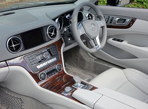 Mercedes-Benz SL Class SL500 AMG Sport 17