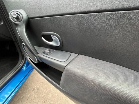Renault Clio 1.4 16v Dynamique 5dr 14