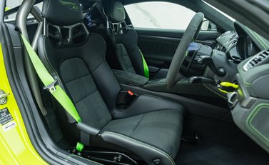 Porsche Cayman GT4 RS (718) 14