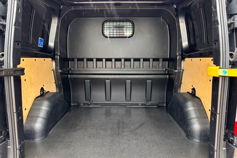 Ford Transit Custom 320 L1 Limited 170 ps Selectshift DCIV - Sat Nav / Adaptive Cruise 13