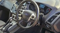 Ford Focus 1.6 Zetec Navigator Hatchback 5dr Petrol Powershift Euro 5 (125 ps) 60