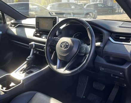Toyota Rav4 2.5 RAV4 Dynamic HEV 4x2 CVT 5dr 18