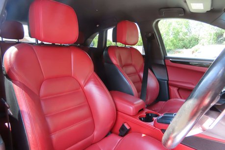 Porsche Macan 3.0 TD V6 S SUV 5dr Diesel PDK 4WD Euro 6 (s/s) (258 ps) 8