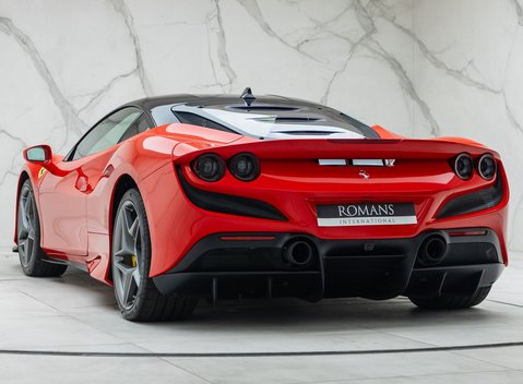 Ferrari F8 Tributo 11