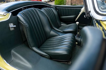 Mercedes-Benz SL Series 300SL Roadster 37