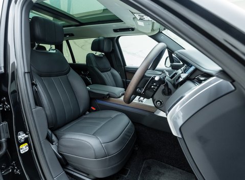 Land Rover Range Rover P460e Autobiography LWB 11