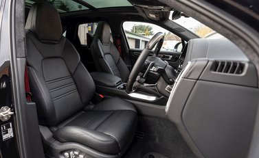 Porsche Cayenne Turbo S E-Hybrid 13