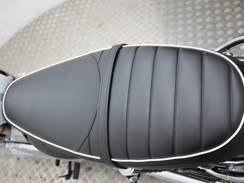 Triumph Bonneville T120 Diamond 33